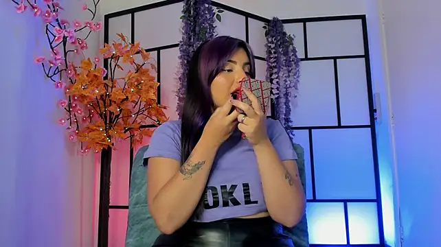 Violet-Secret live XXX chat