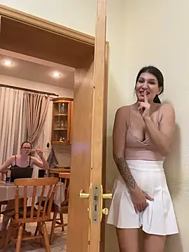 צ'אט XXX בשידור חי של RussianGirls_