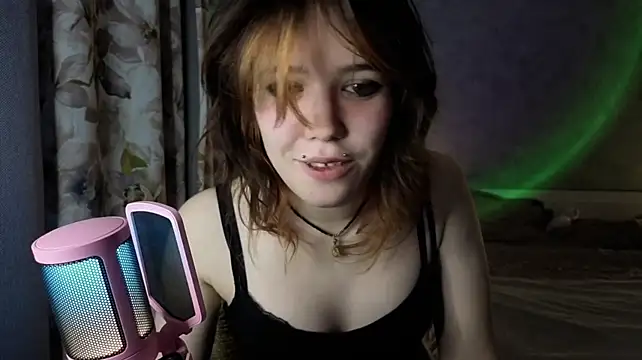 whiny_emo_boi Adlı Modelin Canlı XXX Sohbeti