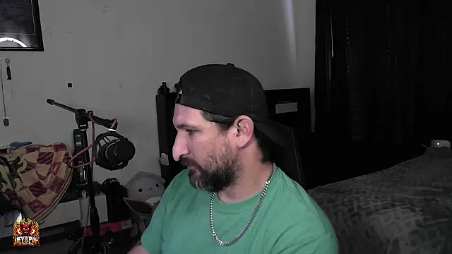 Chat +18 de DevilPup75_ ao vivo