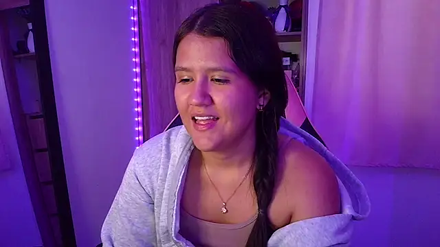 Chat +18 de Oliviawatson1 ao vivo
