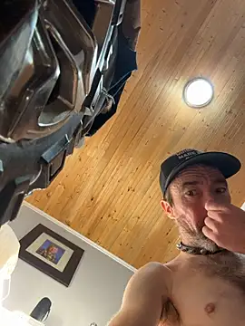 Mr-A-YourSlut's Live XXX Chat
