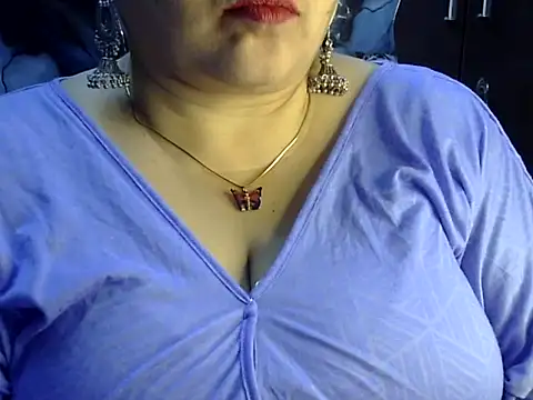 Soniya_Sha Adlı Modelin Canlı XXX Sohbeti