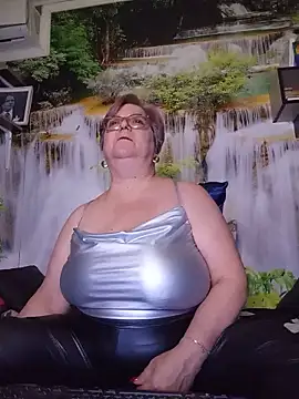 QueenPammy1's Live XXX Chat