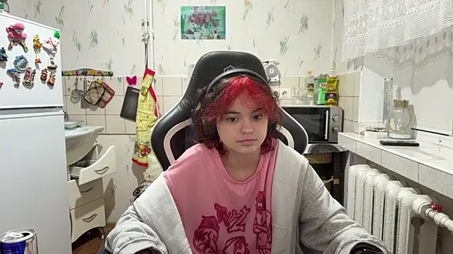 Chat +18 de Kirin_Lin ao vivo