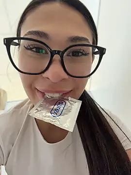Chat +18 de Aria51 ao vivo