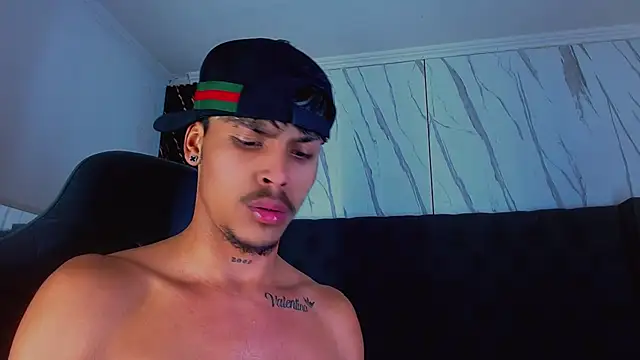 XXX chat uživo modela Angel_foxc13