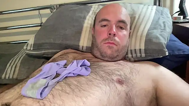 הופעת וובקאם של SuffolkPantyBoy