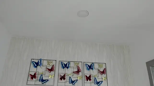 Chat +18 de madeleyne_martinez ao vivo