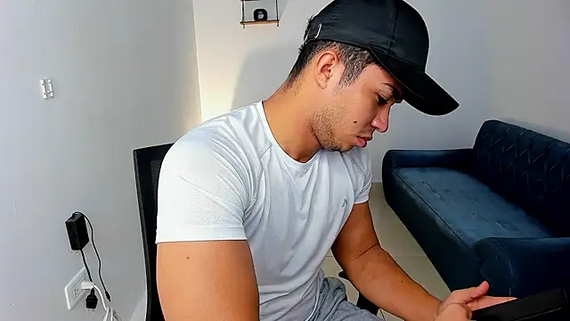 Chat +18 de zayn_v1p ao vivo