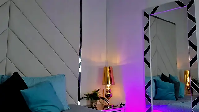 Онлайн чат XXX Sofia_LaurentJS