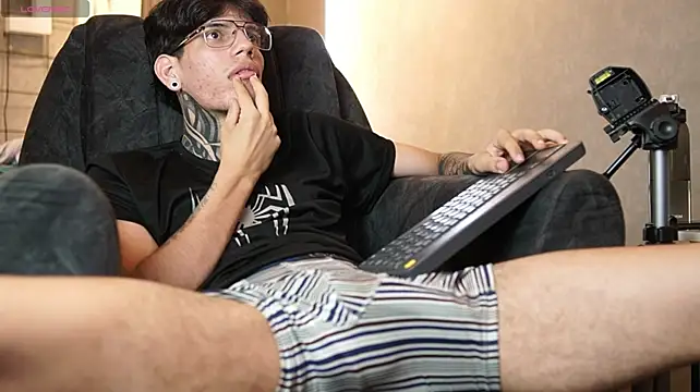 Czat XXX na żywo – David__Huge