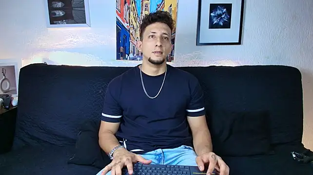 SR_EMILIOCUM Webcam Show