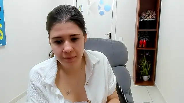 Joannia Adlı Modelin Canlı XXX Sohbeti
