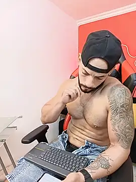 XXX chat uživo modela Mike_savage3