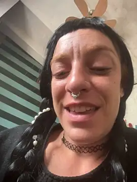 SalyTredelMonte XXX чат на живо