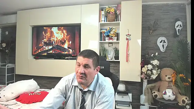 SpartacusDaddy48's Live XXX Chat