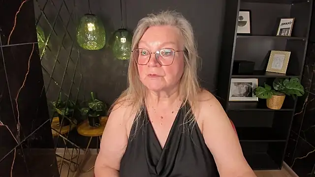 Chat +18 de NataliMellow ao vivo