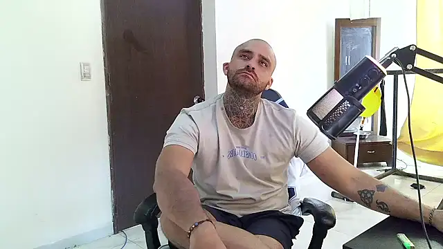 Онлайн чат XXX aronmiller404