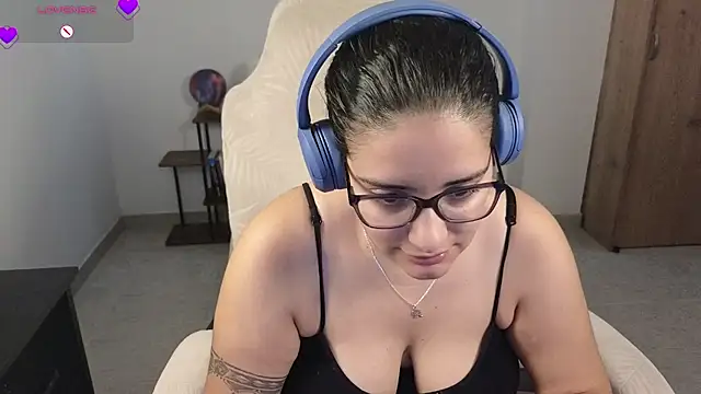 blue__moon_ élő XXX-chatje