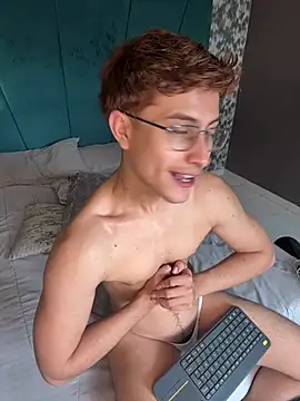 Aaron_Eze 现场XXX聊天