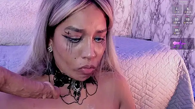 Chat +18 de MayaCroos ao vivo