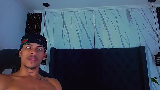 Angel_foxc13 Adlı Modelin Canlı XXX Sohbeti