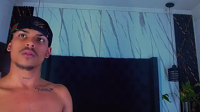 Angel_foxc13 Chat XXX in diretta