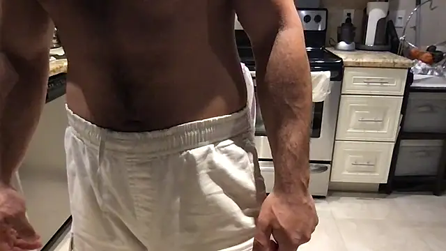BigGuyMuscleのライブXXXチャット
