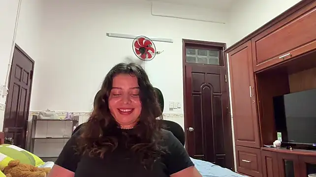 Chat +18 de KayleneLoukanis ao vivo