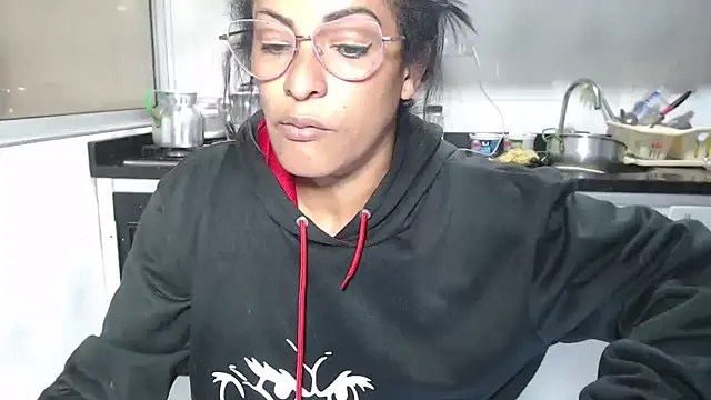 Chat +18 de kateleyagrey ao vivo