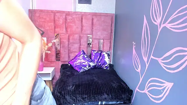 Chat +18 de LIA__MILLER_ ao vivo