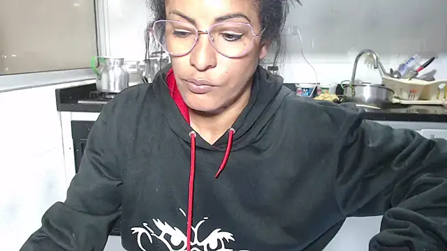 Chat +18 de kateleyagrey ao vivo