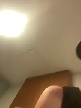 biwhitetopasianbottm Pertunjukan Webcam