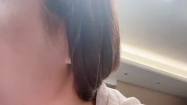 HoneyBurr's Live XXX Chat