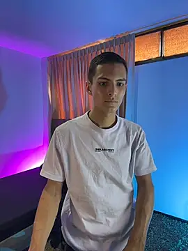 Matiius18 live XXX chat