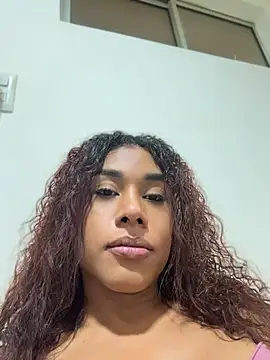 Show modela Latin_goddsexxx na web-kameri