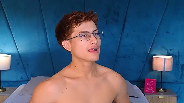 Aaron_Eze 现场XXX聊天