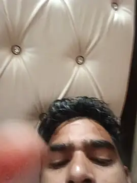 SeemlyPose's Live XXX Chat