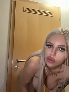 Steffi_Snowbunny Adlı Modelin Canlı XXX Sohbeti