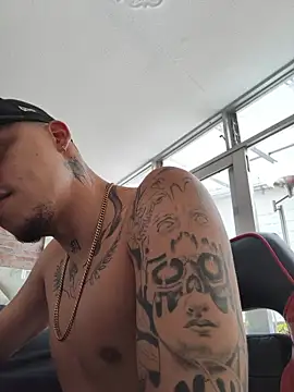 AlphaMasterXxx – Live XXX-chat