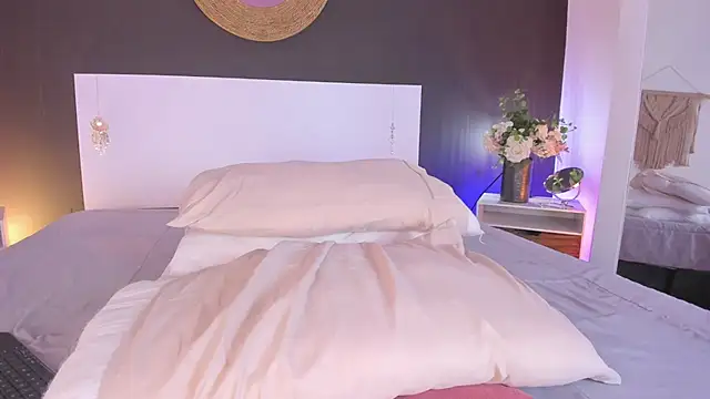 VioletPaket's Live XXX Chat
