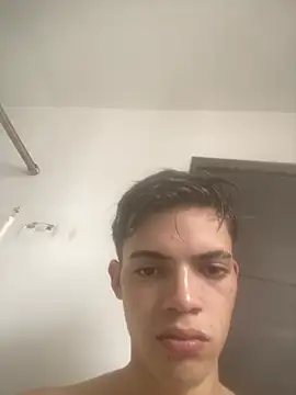 Chat +18 de Latinos_2001 ao vivo