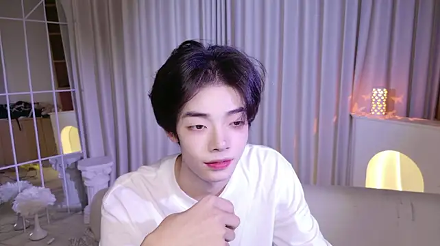 Chat +18 de XiaoZeouba ao vivo