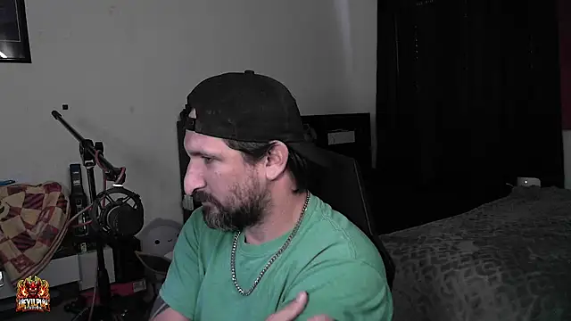 צ'אט XXX בשידור חי של DevilPup75_