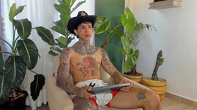 Chat +18 de aron_ford77 ao vivo