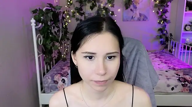 KiraTemptt Chat XXX in diretta