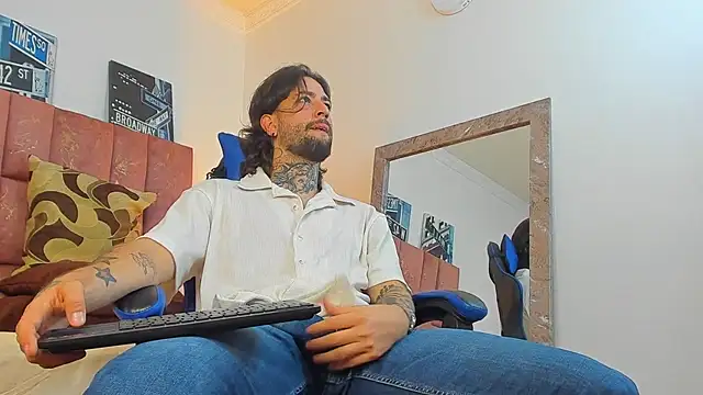 ALPHA_MASTER1 Live XXX Chat