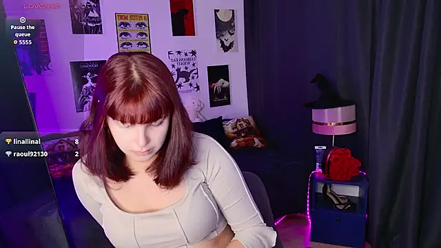 XXX chat uživo modela AriMermaid