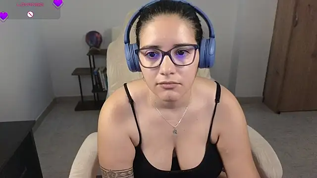 blue__moon_n Live XXX chat